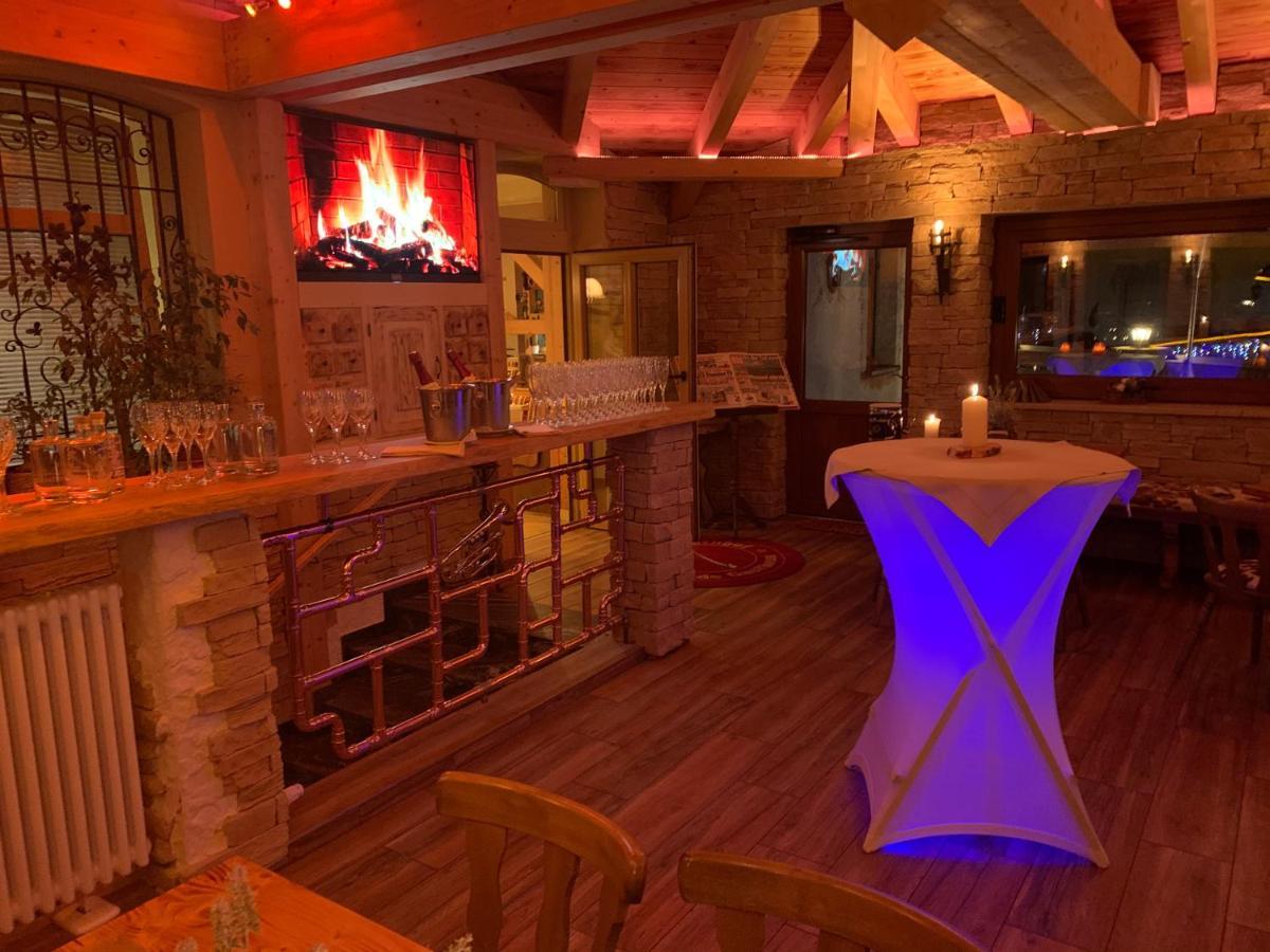 Hotel Alpenhof Markneukirchen Buitenkant foto