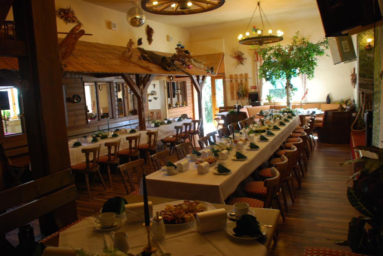 Hotel Alpenhof Markneukirchen Buitenkant foto