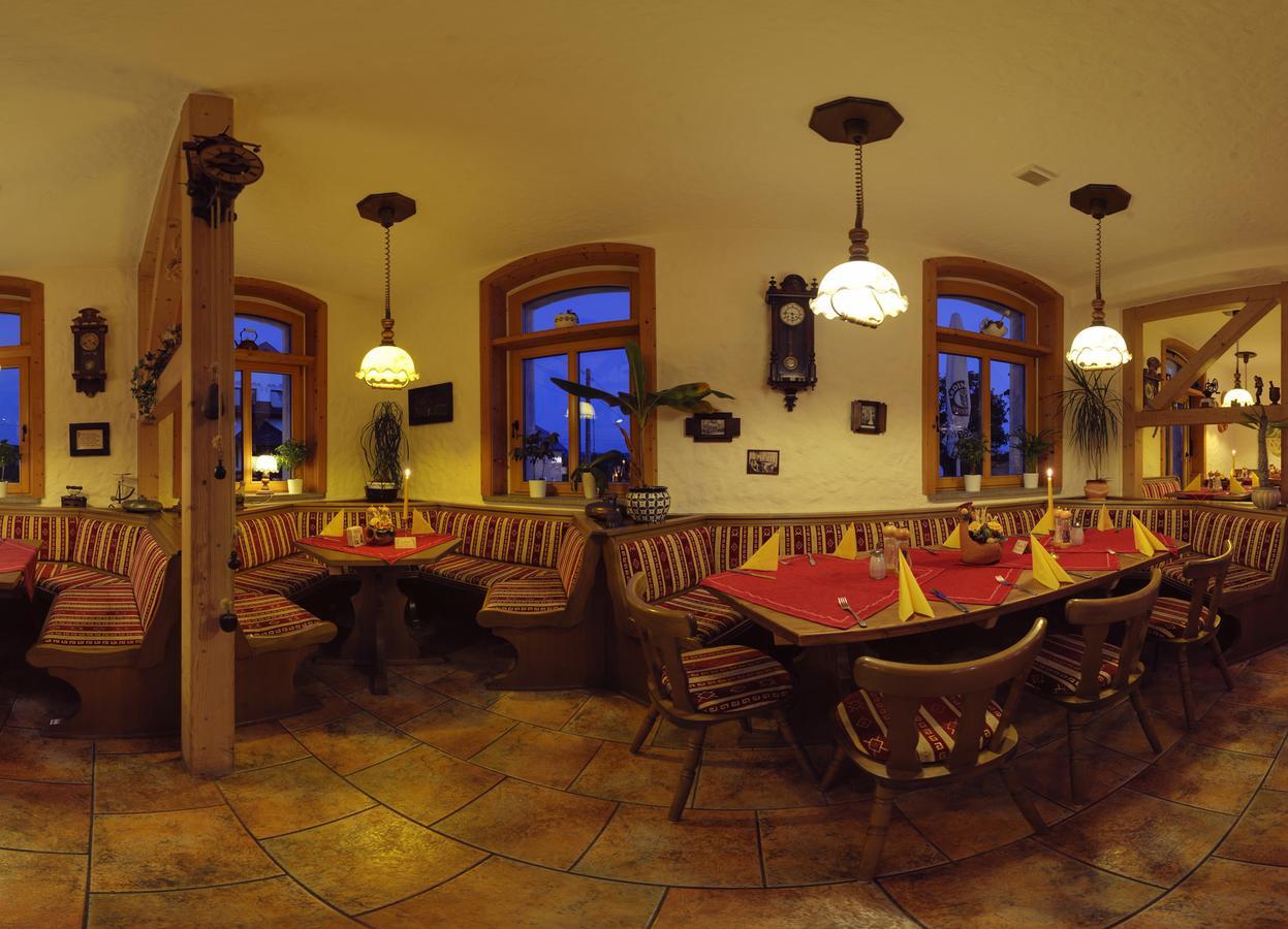 Hotel Alpenhof Markneukirchen Buitenkant foto