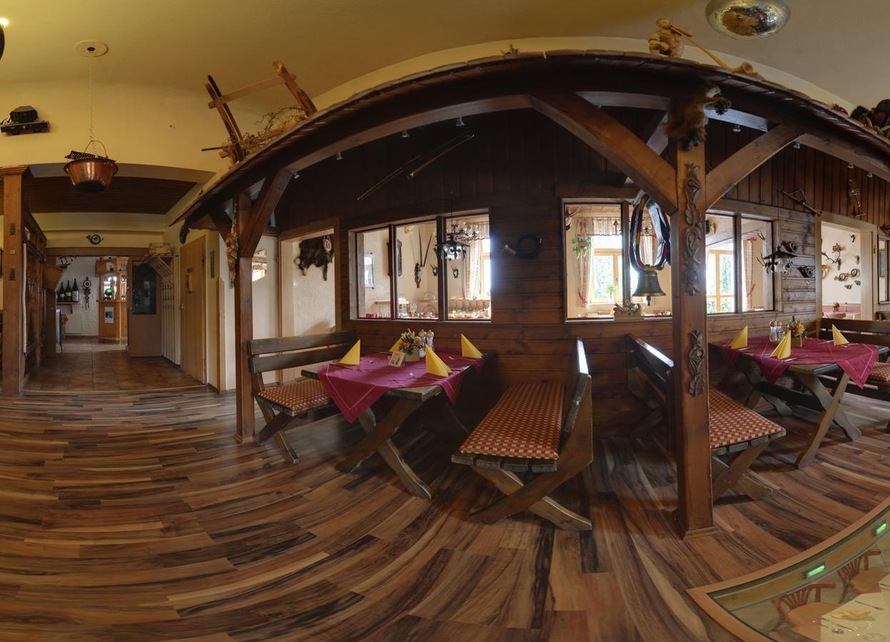 Hotel Alpenhof Markneukirchen Buitenkant foto
