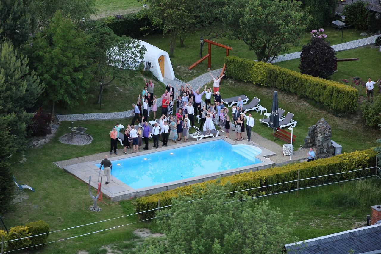 Hotel Alpenhof Markneukirchen Buitenkant foto