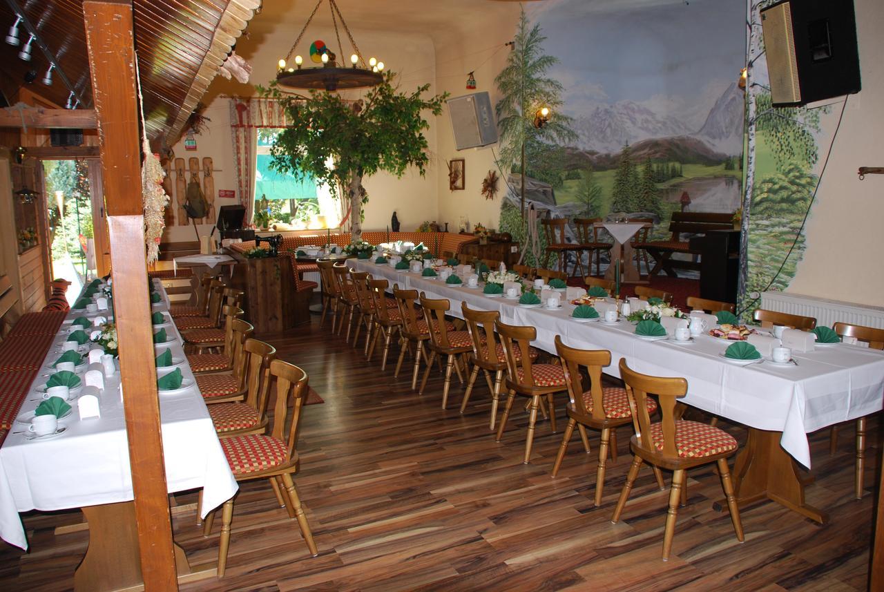 Hotel Alpenhof Markneukirchen Buitenkant foto