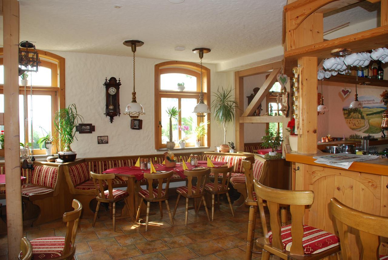 Hotel Alpenhof Markneukirchen Buitenkant foto